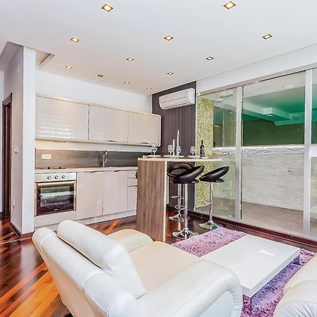 2 Bedroom Lovely Apartment In Crikvenica Ngoại thất bức ảnh